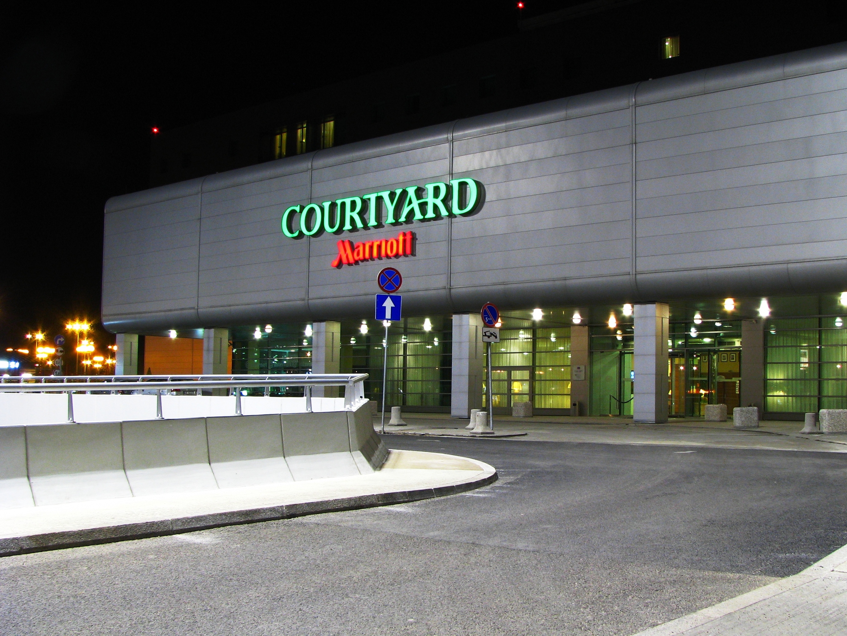 Courtyard by Marriott Warsaw Airport sala konferencyjna Warszawa