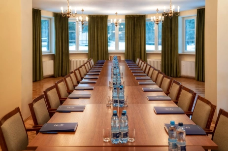 Sala konferencyjna Sala konferencyjna (Pan Tadeusz) w Zespół Pensjonatów Dolina Białego Zakopane