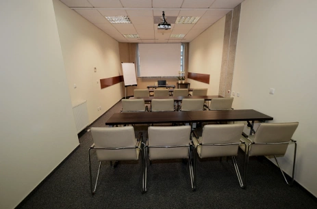 Sala konferencyjna Sala Bursztynowa w Centrum szkoleniowo-konferencyjne KOCHTEX Poznań