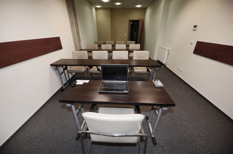 Sala konferencyjna Sala Bursztynowa w Centrum szkoleniowo-konferencyjne KOCHTEX Poznań