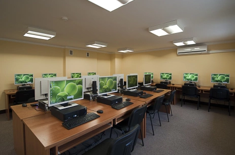 Sala konferencyjna Sala komputerowa 1 w Centrum Edukacyjne w Wólce Milanowskiej Nowa Słupia