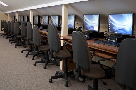 Sala konferencyjna Sala komputerowa 2 w Centrum Edukacyjne w Wólce Milanowskiej Nowa Słupia