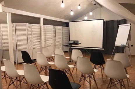 Sala konferencyjna Sala Konferencyjna w Pokoje Zimna Woda Rozalin
