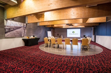 Sala konferencyjna Sala klubowa w Hotel BoniFaCio SPA & Sport Resort Sochocin