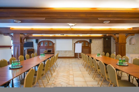 Sala konferencyjna Duża Sala w Hotel i Restauracja „DWA KSIĘŻYCE” Kazimierz Dolny