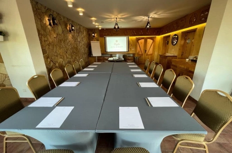 Sala konferencyjna Hotel (Sala Kameralna) w Hotel & Resort Bajka Grodziec