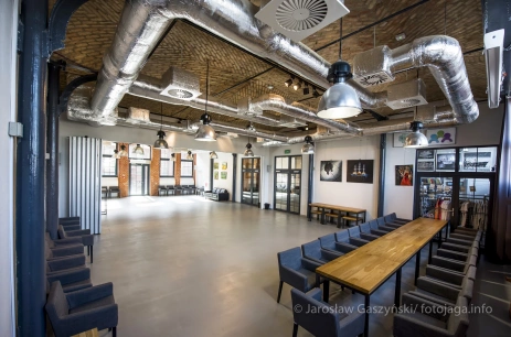 Sala konferencyjna SALA GALERIA SZCZECIŃSKA + KUBRYK LITERACKI w Centrum Kultury Euroregionu Stara Rzeźnia Szczecin