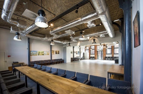 Sala konferencyjna SALA GALERIA SZCZECIŃSKA + KUBRYK LITERACKI w Centrum Kultury Euroregionu Stara Rzeźnia Szczecin
