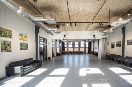 Sala konferencyjna SALA GALERIA SZCZECIŃSKA + KUBRYK LITERACKI w Centrum Kultury Euroregionu Stara Rzeźnia Szczecin