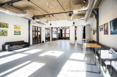 Sala konferencyjna SALA GALERIA SZCZECIŃSKA + KUBRYK LITERACKI w Centrum Kultury Euroregionu Stara Rzeźnia Szczecin