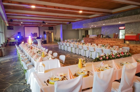 Sala konferencyjna Sala V Pod Dębem w Centrum Wypoczynkowo - Konferencyjne Trzy Jeziora Wieleń Zaobrzański