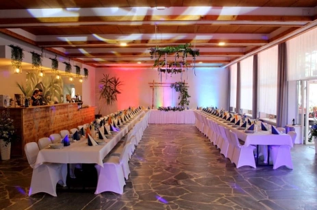 Sala konferencyjna Sala V Pod Dębem w Centrum Wypoczynkowo - Konferencyjne Trzy Jeziora Wieleń Zaobrzański