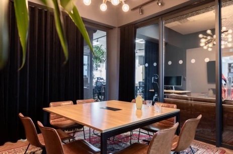 Sala konferencyjna Sala szkoleniowa 422 w CoSpot Office & Coworking Łódź