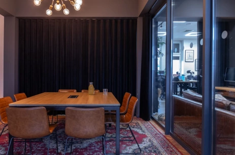 Sala konferencyjna Sala szkoleniowa 422 w CoSpot Office & Coworking Łódź