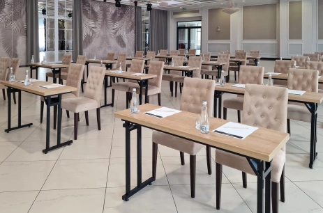 Sala konferencyjna Sala bankietowa A w Hotel Avangarda *** Różan