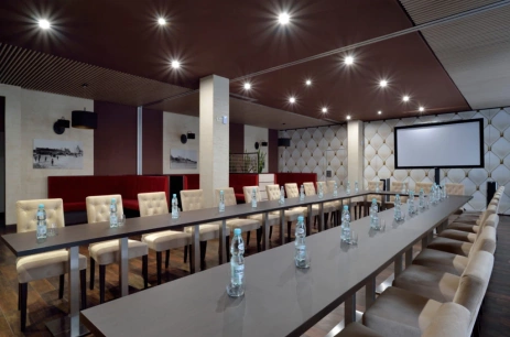 Sala konferencyjna Sala bankietowa A w Hotel Avangarda *** Różan