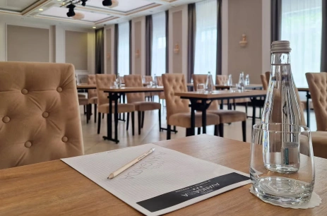 Sala konferencyjna Sala bankietowa B w Hotel Avangarda *** Różan