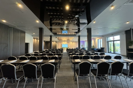 Sala konferencyjna Sala Kameralna w Natural Hotel Eco&Conference  - W rezerwacie     - Przy plaży na wyspie     - Z basenem i spa na III kondygnacji     - Pokoje wellness z saunami Ostróda