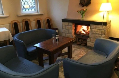 Sala konferencyjna Sala z kominkiem w Ośrodek Wypoczynkowy Leśne Ustronie Witnica