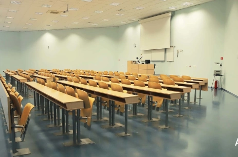 Sala konferencyjna Aula A 0 - 160-200 miejsc w Wydział Zarządzania Uniwersytetu Łódzkiego Łódź