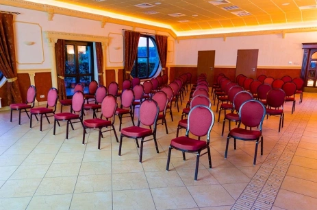 Sala konferencyjna Sala Kolumnowa w Hotel Ognisty Ptak Węgorzewo
