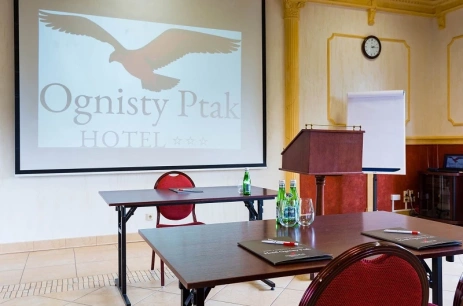 Sala konferencyjna Sala Kolumnowa w Hotel Ognisty Ptak Węgorzewo