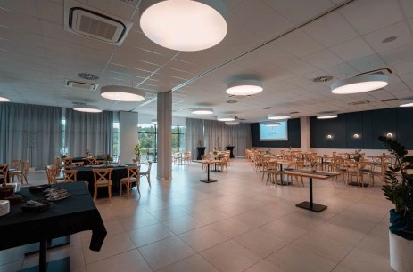 Sala konferencyjna Sala konferencyjno-balowa duża w Hotel Odpocznia Resort i Las Jaracz