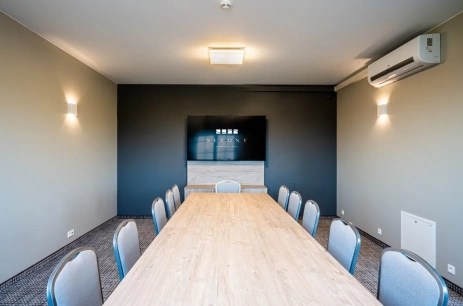 Sala konferencyjna Sala Boardroom w Sezony. Restauracja i Hotel Poznań