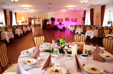 Sala konferencyjna Sala bankietowa w Kompleks Rekreacyjno-Sportowy "Dom nad Jeziorem" Silnowo