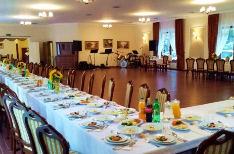 Sala konferencyjna Sala bankietowa w Kompleks Rekreacyjno-Sportowy "Dom nad Jeziorem" Silnowo