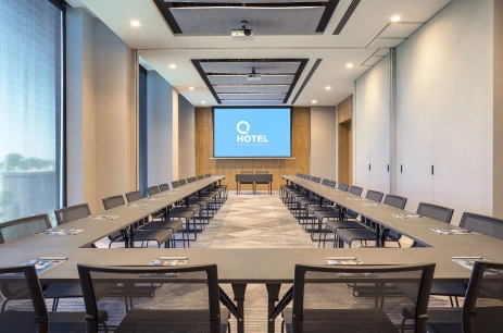 Sala konferencyjna Boardroom CD w Q Hotel Plus Wrocław Bielany Wrocław