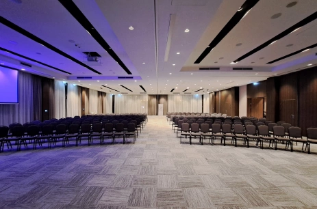 Sala konferencyjna BANKIETOWA w Hampton by Hilton Poznan Swarzedz | HUBO Centrum Konferencyjne Poznań