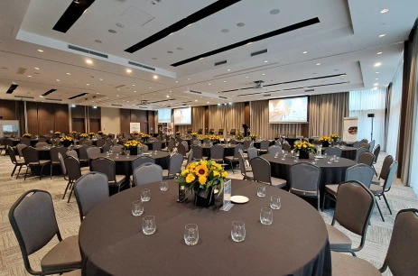 Sala konferencyjna BANKIETOWA w Hampton by Hilton Poznan Swarzedz | HUBO Centrum Konferencyjne Poznań