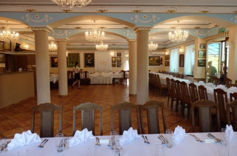 Sala konferencyjna Sala Bankietowa w Dwór Bartnika Narewka