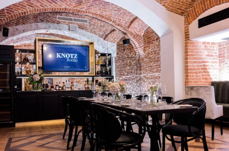 Sala konferencyjna Knotz Room w Hotel Saski Kraków Curio Collection by Hilton Kraków