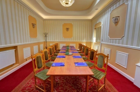 Sala konferencyjna Salonik VIP w Hotel Chabrowy Dworek Teresin