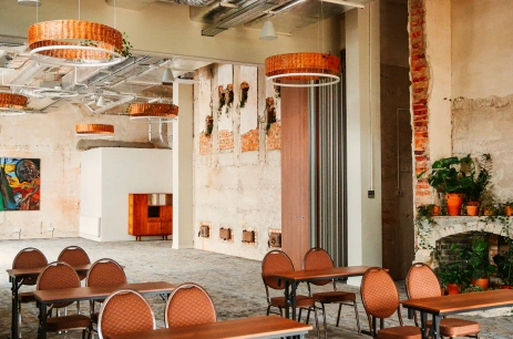 Sala konferencyjna Sala Uzdrowienia w Arche Nałęczów dawne Sanatorium Milicyjne Nałęczów