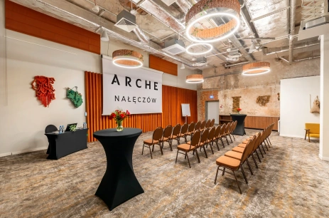Sala konferencyjna Sala Uzdrowienia 2 w Arche Nałęczów dawne Sanatorium Milicyjne Nałęczów