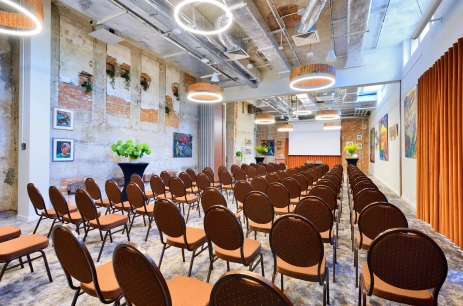 Sala konferencyjna Sala Uzdrowienia 2 w Arche Nałęczów dawne Sanatorium Milicyjne Nałęczów