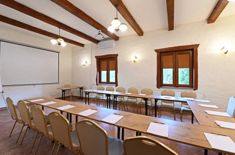 Sala konferencyjna Sala Modrzewiowa w Rancho Pod Bocianem Warszawa