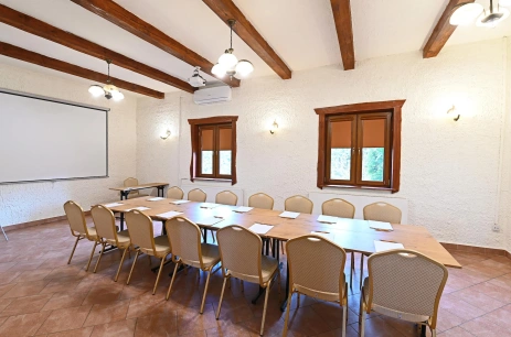 Sala konferencyjna Sala Modrzewiowa w Rancho Pod Bocianem Warszawa