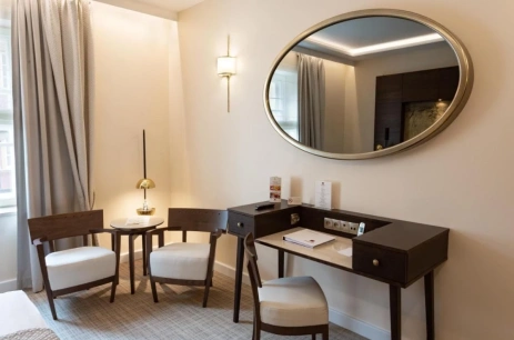 Sala konferencyjna Presidential Suite w Hotel Mamaison Le Regina Warsaw Warszawa