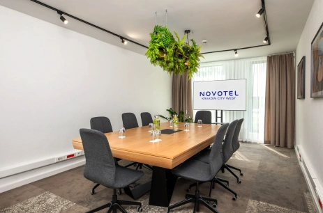 Sala konferencyjna BOARDROOM REYMONTA w Novotel Kraków City West Kraków