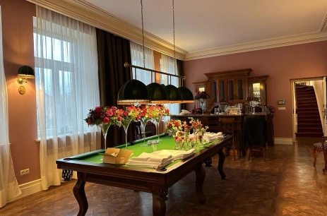 Sala konferencyjna SALA KOMINKOWA w Pałac Wieniawskich Glamping Warszawa