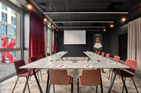 Sala konferencyjna Milano 2 w Radisson RED Hotel & Radisson RED Apartments, Kraków Kraków