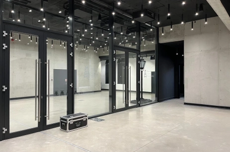 Sala konferencyjna Przestrzeń konferencyjna z Foyer (Sala A) w Muzeum Gazowni Warszawskiej Warszawa