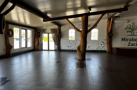 Sala konferencyjna Stodoła w Agroturystyka Mirabelkowe Zacisze Jasieniec