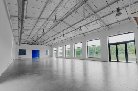 Sala konferencyjna Przestrzeń eventowa w ArtFolwark Wojnowo Murowana Goślina