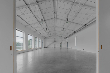 Sala konferencyjna Przestrzeń eventowa w ArtFolwark Wojnowo Murowana Goślina