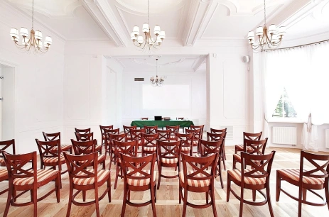 Sala konferencyjna Pałac lewa strona w Pałac w Dębinie Dębina